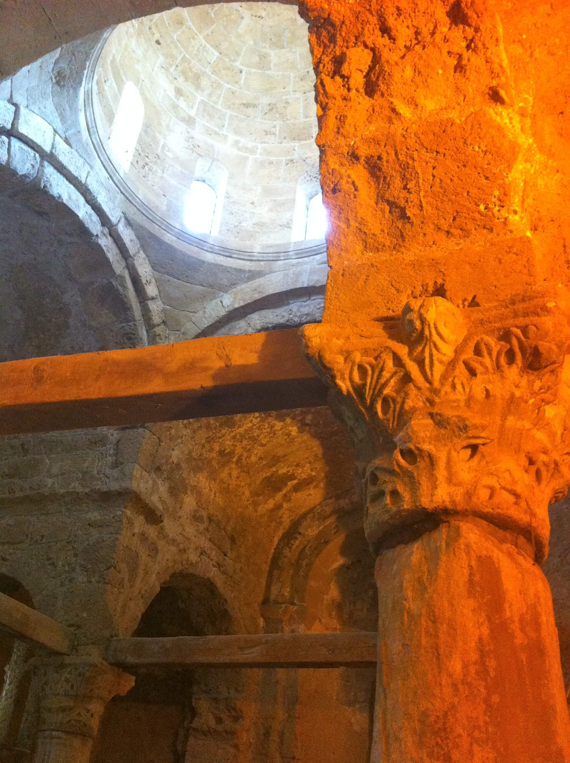 Kyrenia, en el interior de la iglesia.