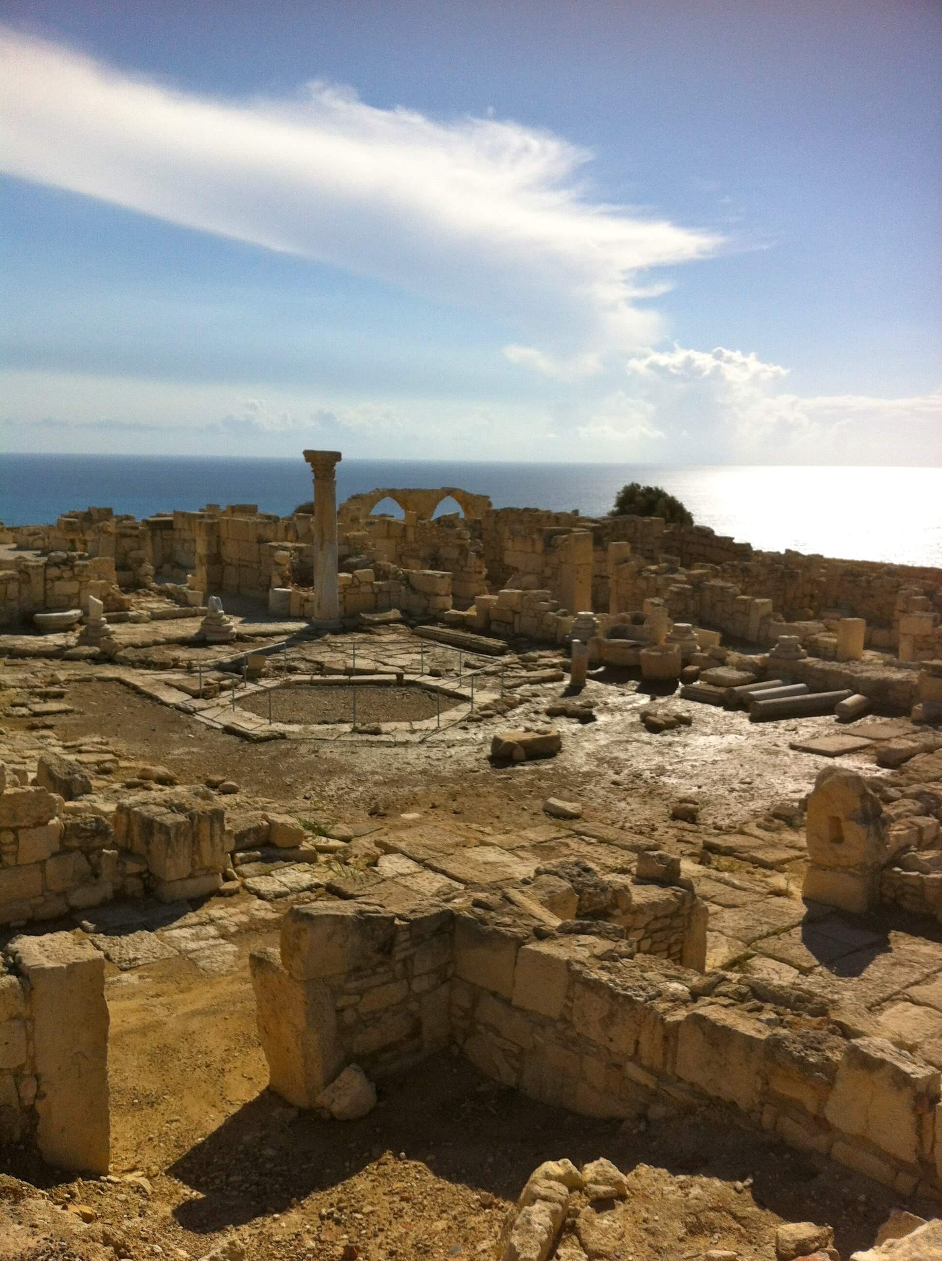 Vacaciones en Chipre : Visita a la necrópolis de Kourion .